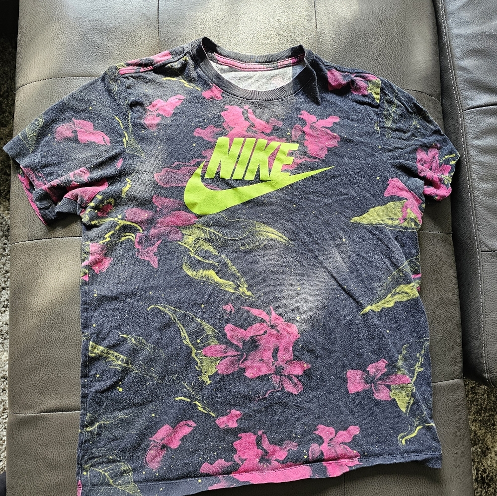 Nike t-shirt